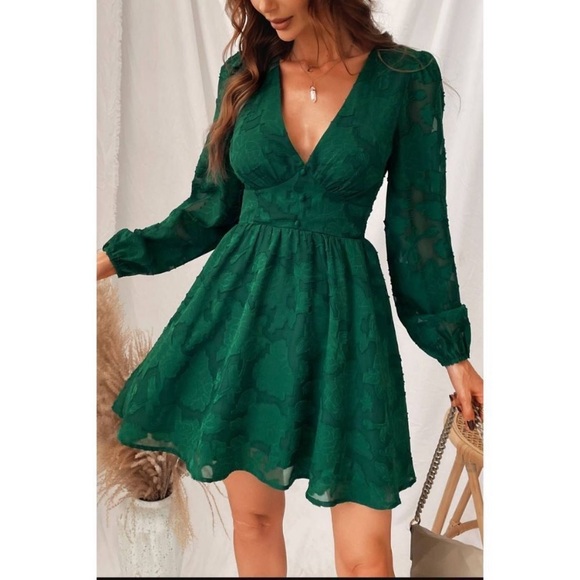 Cupshe forest green long sleeved lace dress size XS - Picture 2 of 4